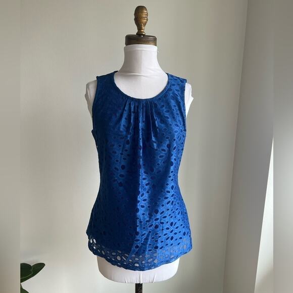 BANANA REPUBLIC BLUE EYELET GATHERED NECK SLEEVELESS BLOUSE SIZE SMALL - Picture 1 of 5
